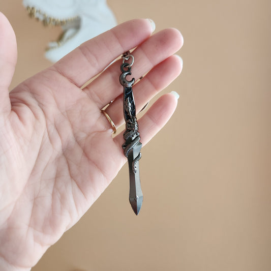 Sera's Dagger Keychain